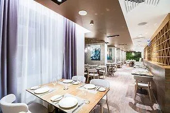 Park Inn By Radisson Kyiv Troyitska מלון