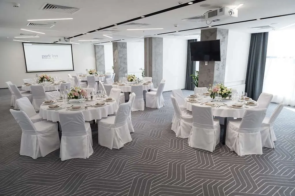 **** מלון Park Inn By Radisson Kyiv Troyitska אוקראינה