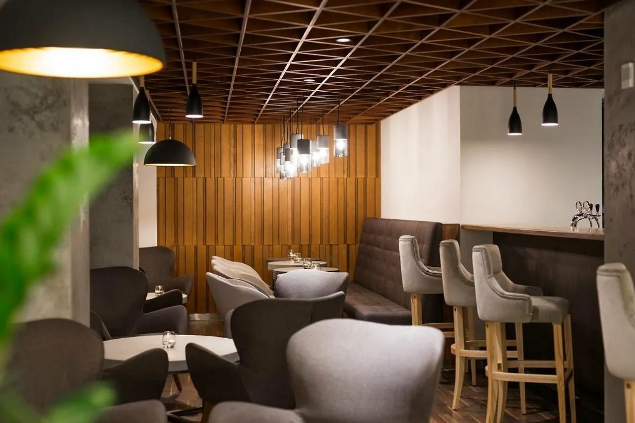מלון Park Inn By Radisson Kyiv Troyitska